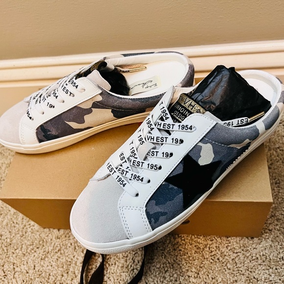 🎉LAST PIECE 🎉VINTAGE HAVANA
Queen Slip On Sneakers - Picture 4 of 4